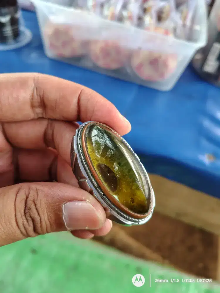 Batu ali Kinyang minyak golden