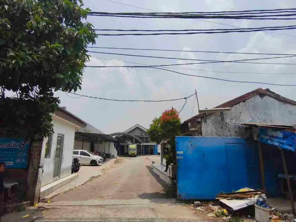 Di sewakan Gudang Luas tanah 2000 Meter, Akses kontainer,Lokasi di Pondok Bambu Duren Sawit Jakarta Timur