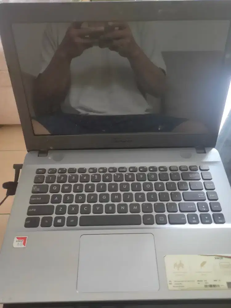 Jual Asus X441B win 10 4GB 1 Tera Jual Cepat