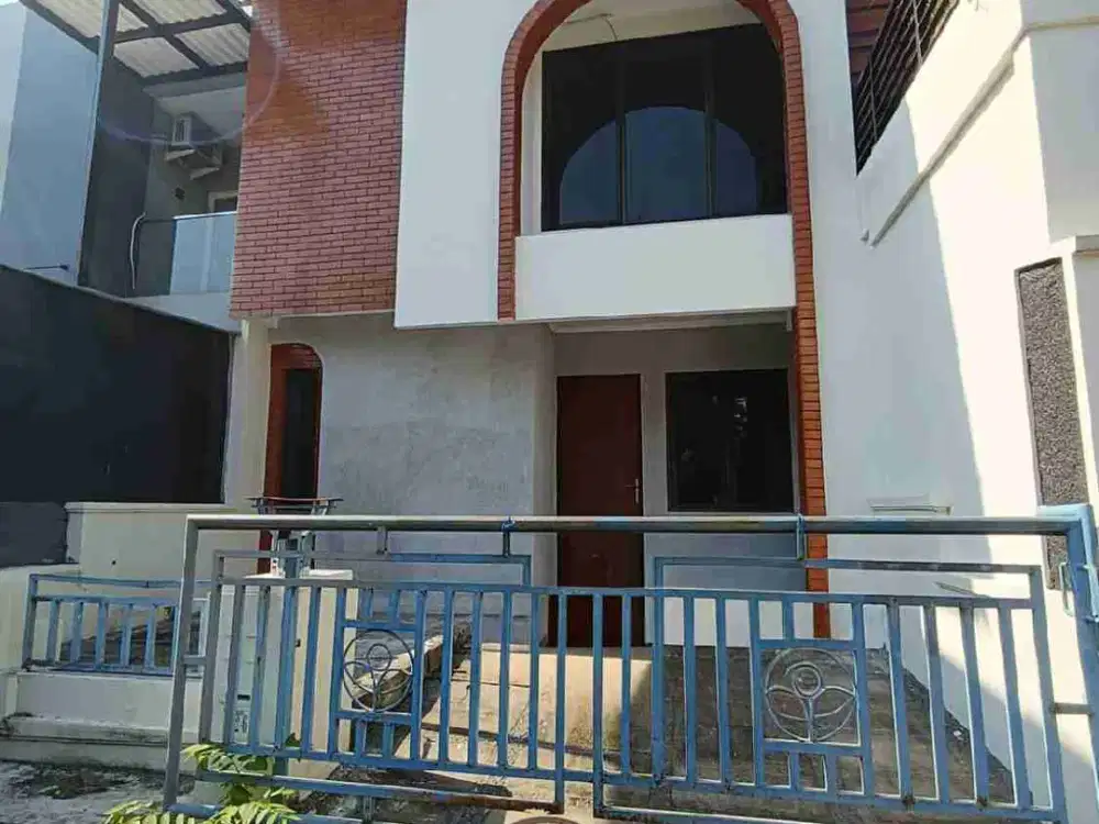 dijual rumah siap huni di taman Puspa raya