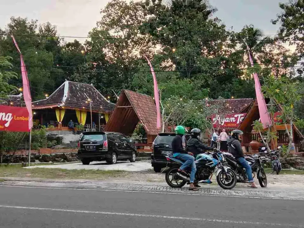Tanah bonus Bangunan Eks Resto Jl Raya Karangmojo - Semin, Gunungkidul, DIY