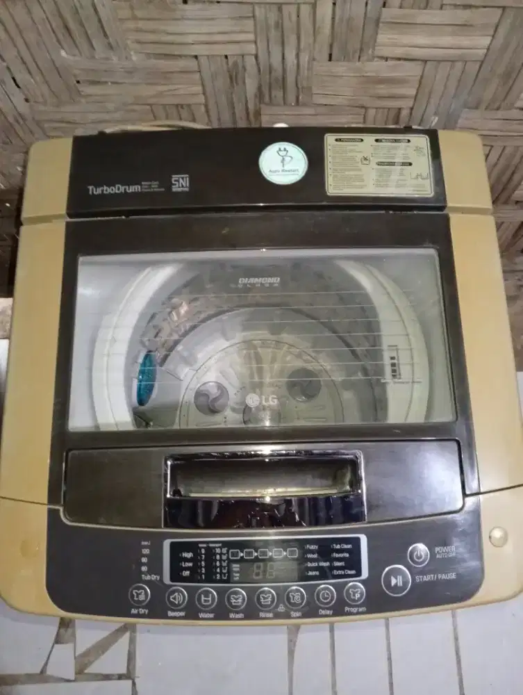 Di jual mesin cuci otomatis merk LG kapasitas 8kg