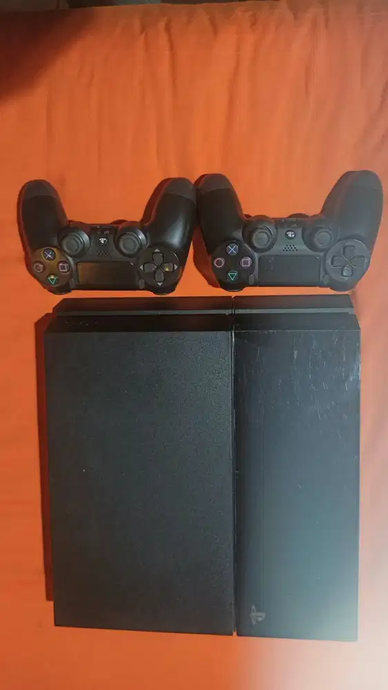 PS4500GB PEMAKAI LANGSUNG KOMPLIT 2 STICK FULL GAMES MURAH MERIAH BU