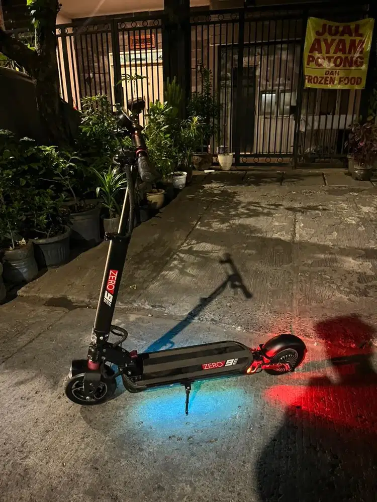 Scooter Electric / Skuter Elektrik Zero 9