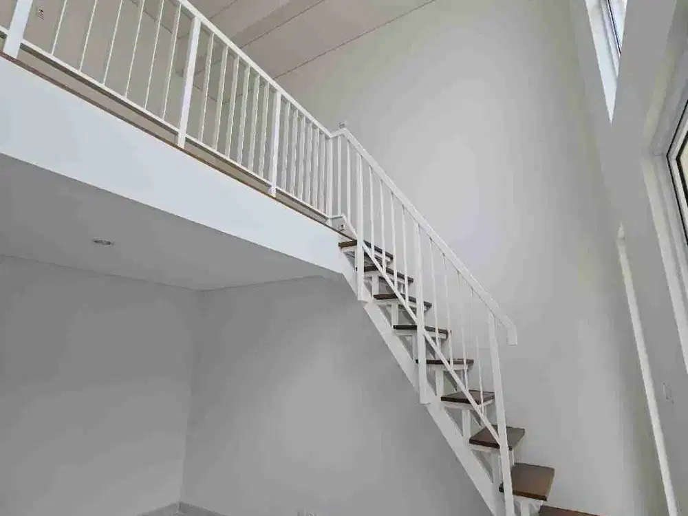 DISEWAKAN CEPAT RUMAH MEZZANINE DI PARAMOUNT PETALS CLUSTER NEW ASTER TANGERANG