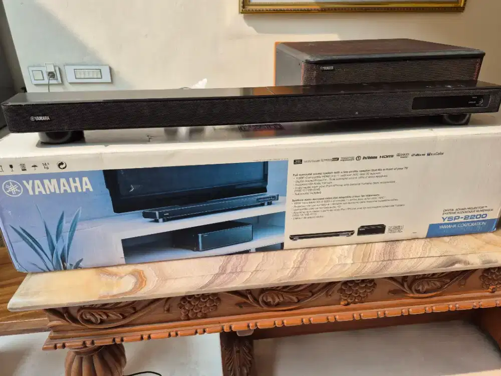 Home Theatre Yamaha Sound Projector & Sony 3D Bluray Disc Player