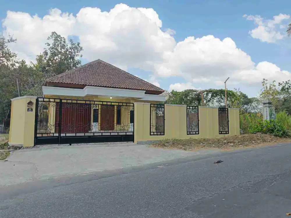 disewakan rumah 1 lantai halaman luas dijalan palagan