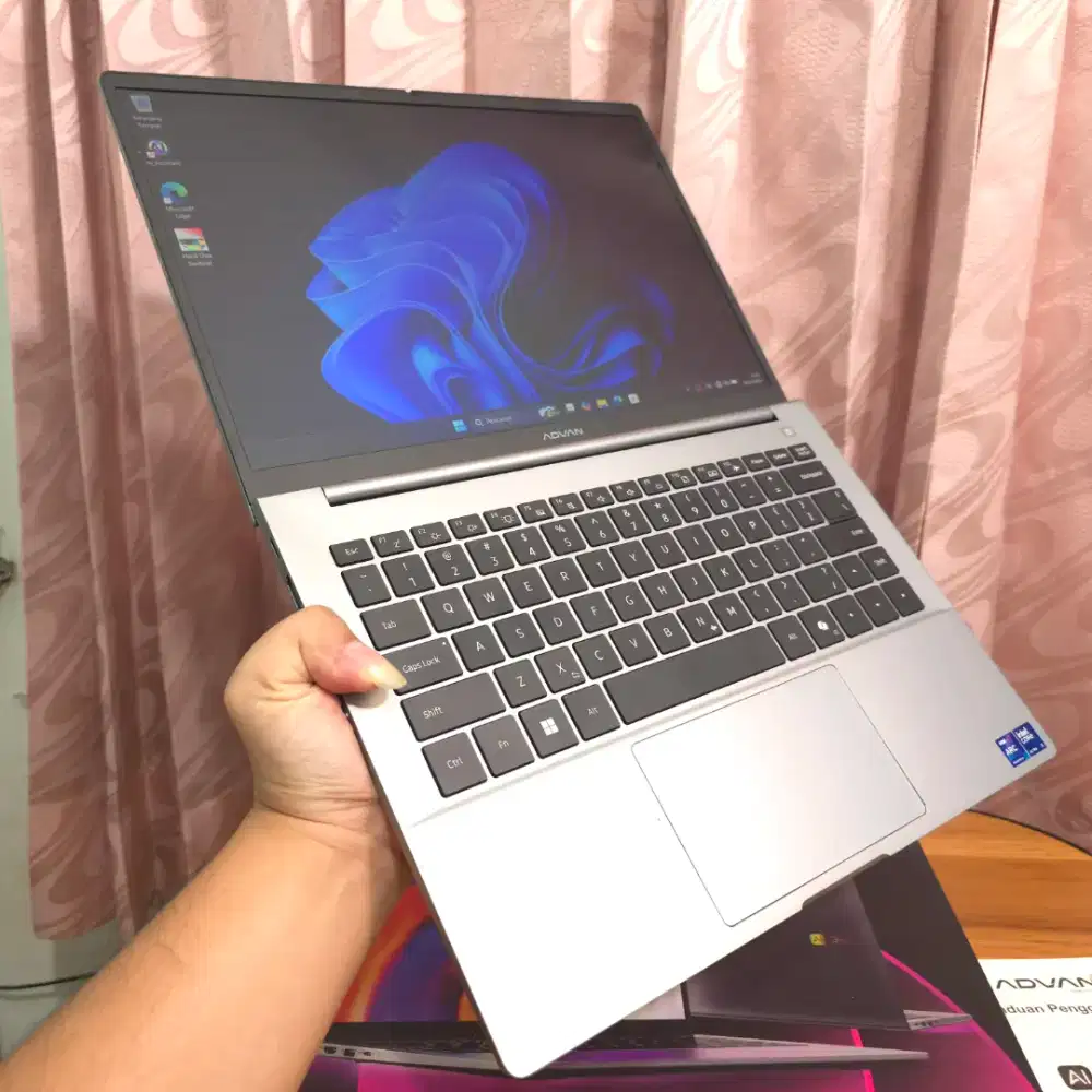 Laptop Ai Intel Core Ultra 5 Advan AI GEN