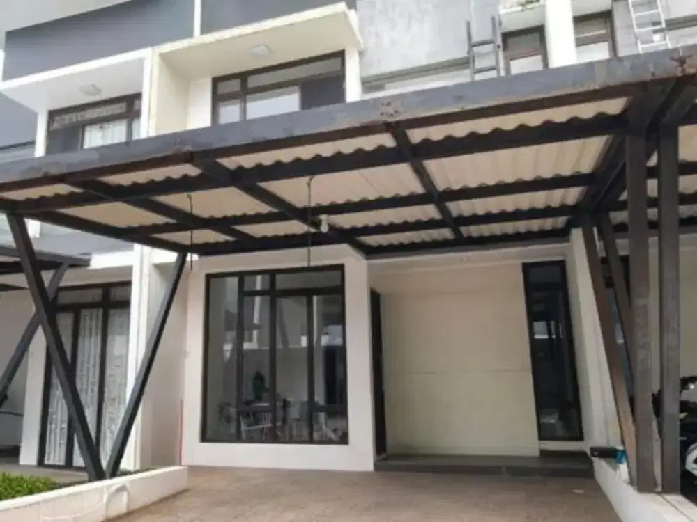 Rumah Siera Metland Transyogi Cibubur dengan Carport