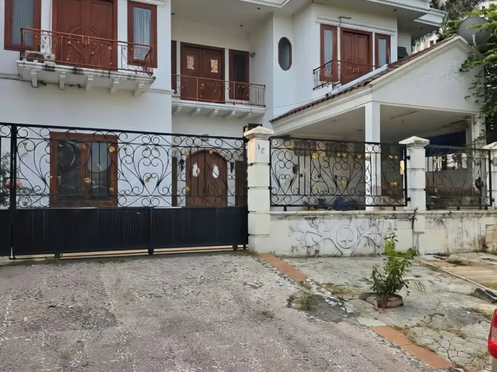 House For Sale - Sapphire Pondok Hijau Golf Summarecon Serpong