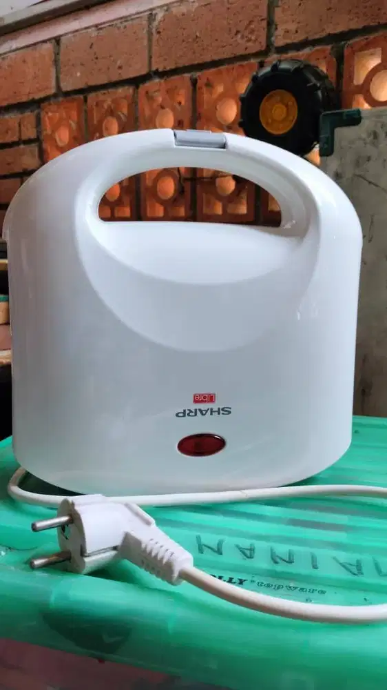 Toaster Sharp Libre Pemanggang Roti Bekas Mulus