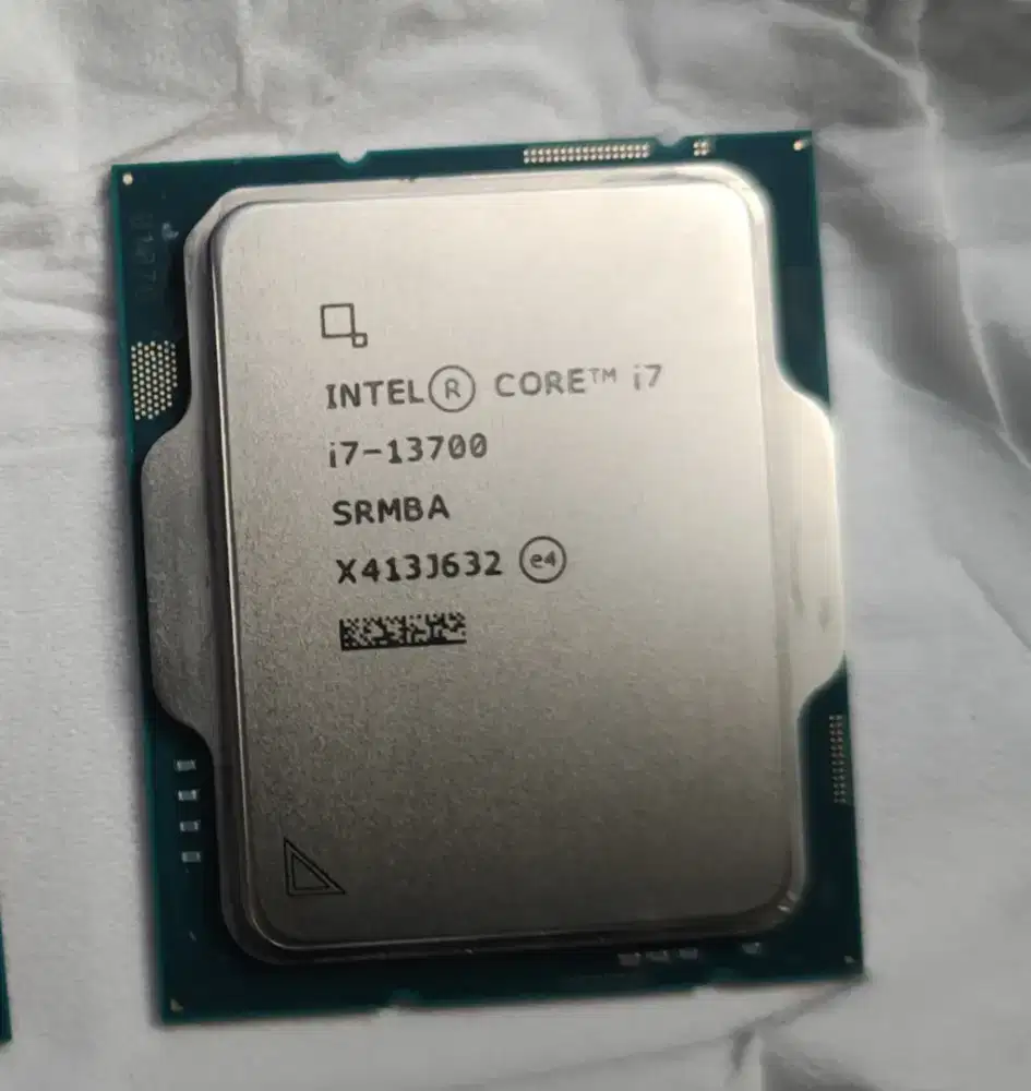 Processor LGA 1700 I7-13700 + fan