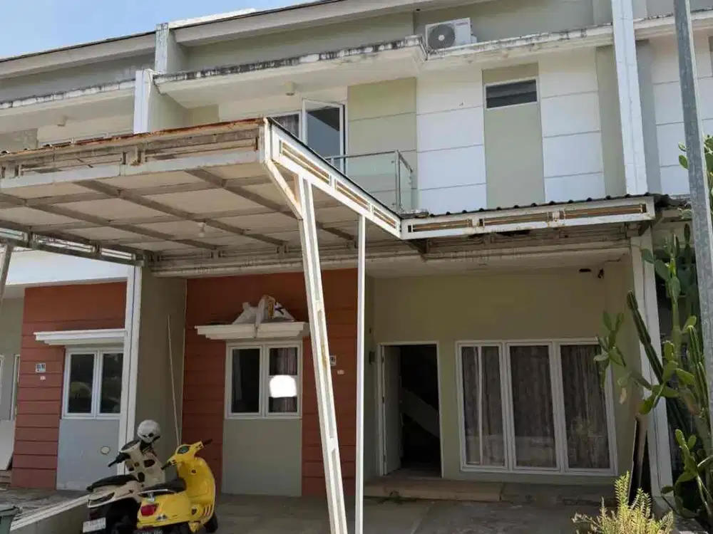 Rumah 2 Lantai Royal Spring