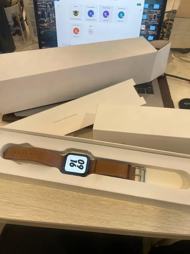 Apple watch series 4 40mm+ nike