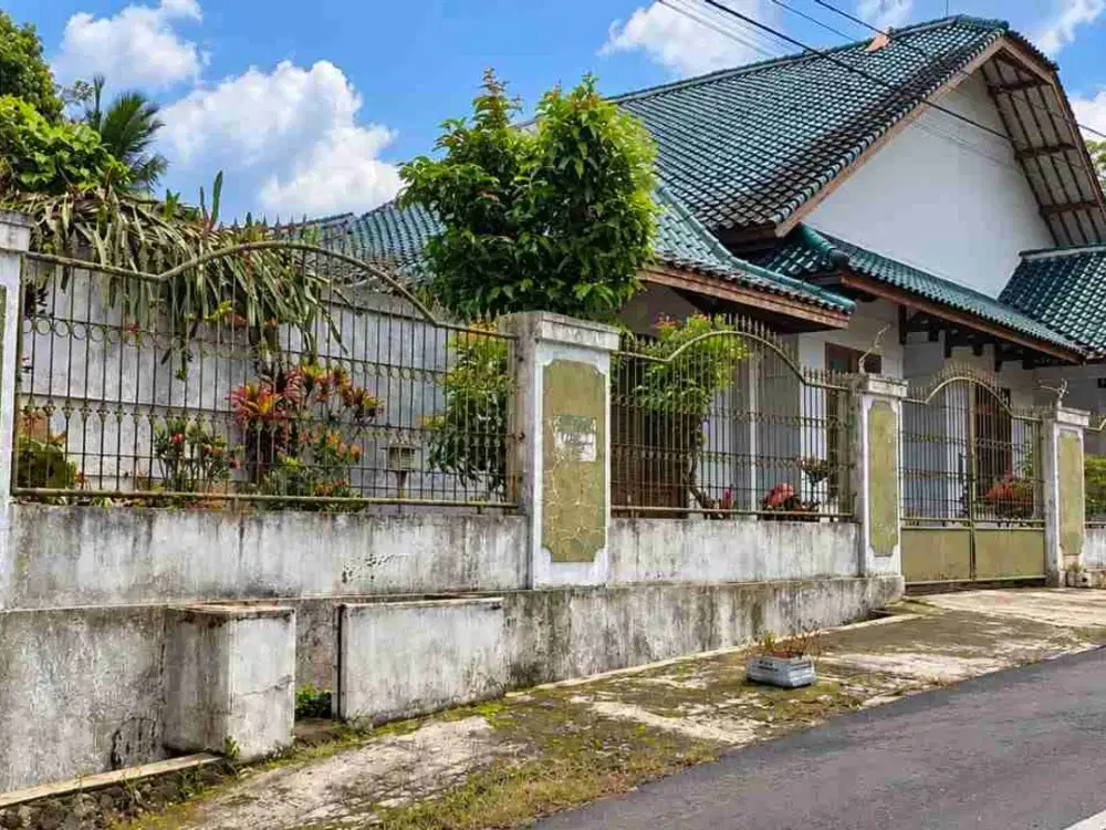 DIJUAL RUMAH DENGAN TANAH LUAS DI BLOTONGAN, SALATIGA, JAWA TENGAH - DEKAT DARI RS HERMINA