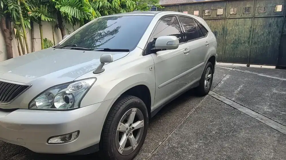 Dijual Toyota Harrier built up 3.0 300 Premium AT Silver KM rendah
