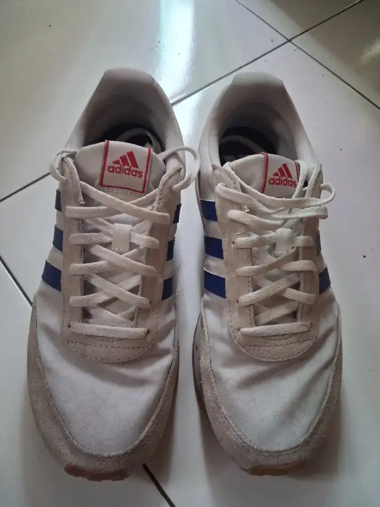 Sepatu adidas run 60s