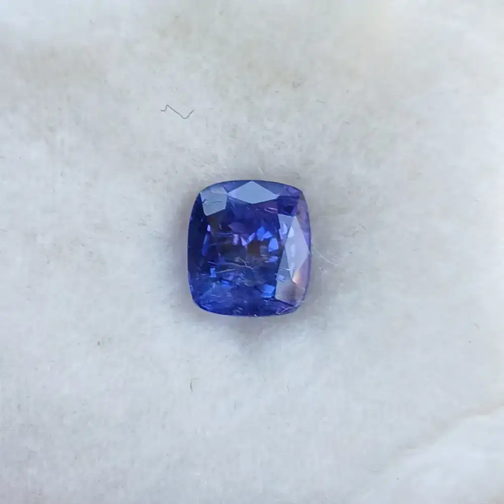 Natural Tanzanite 5.80 crt