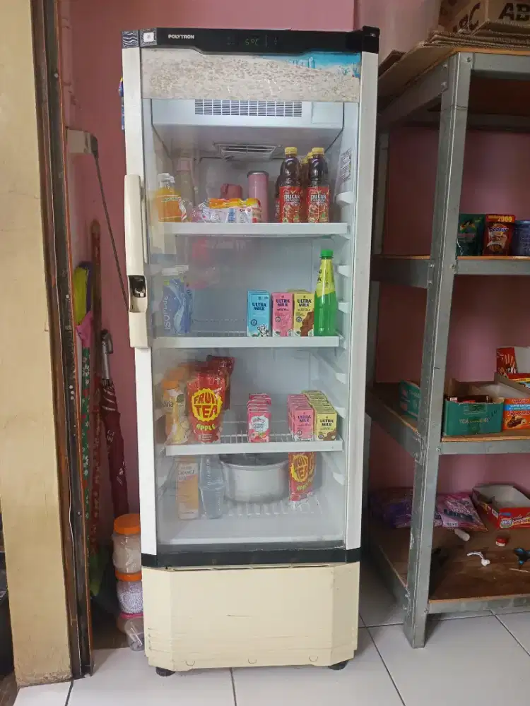 Showcase 1 pintu 4 rak merk Polytron dijual murah