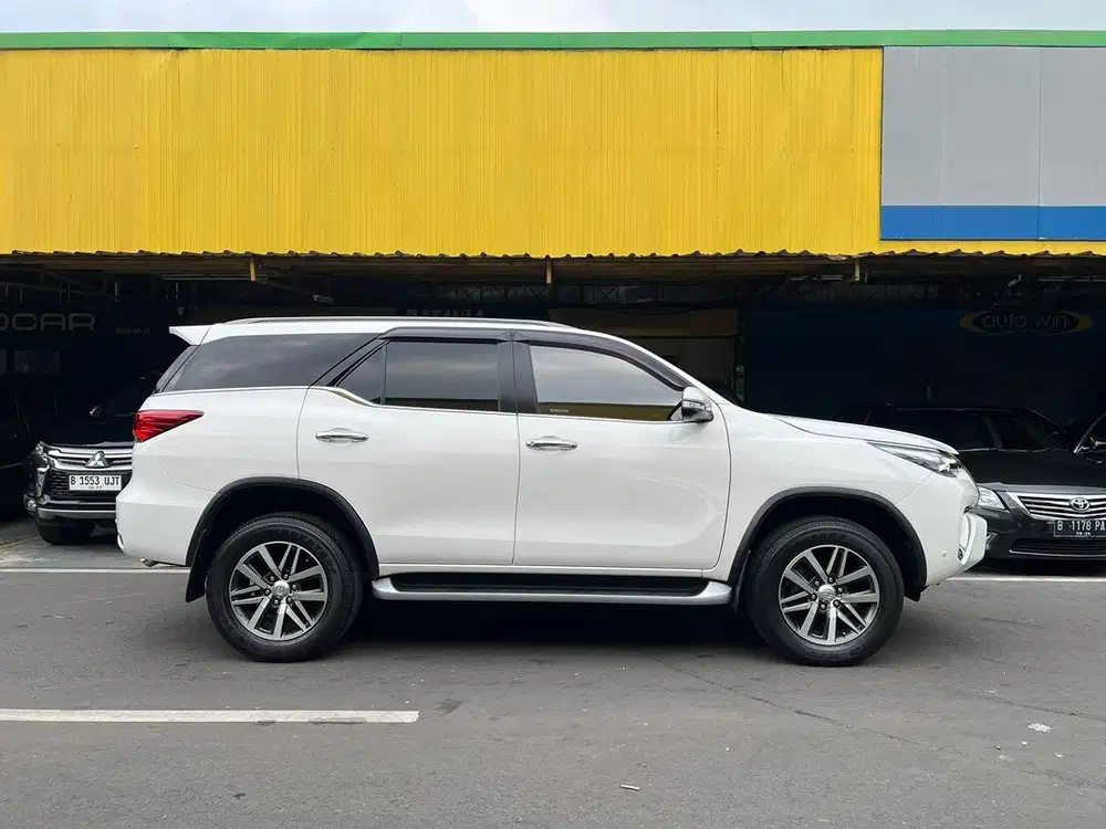 [KM 25RB] Toyota Fortuner VRZ Diesel 2017 Putih TRD Innova Pajero 2018