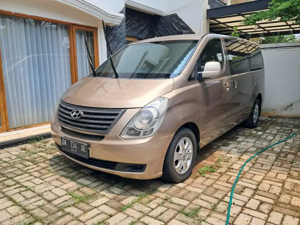 Di jual Hyundai H1 Manual Diesel tahun 2012