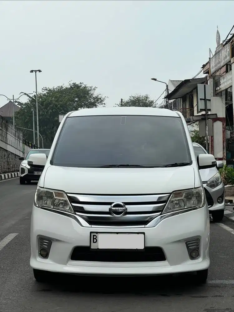 Nissan Serena HWS 2013 Panoramic – Mesin Halus, AC Dingin