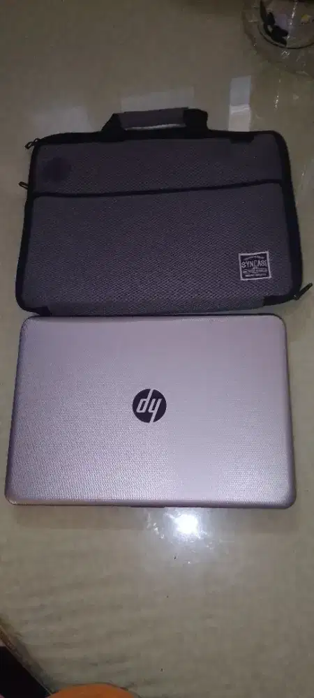 Dijual laptop masih hidup