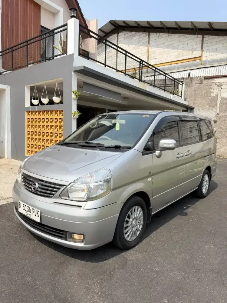 Dijual Nissan Serena HWS A/T 2012 Masih Gress