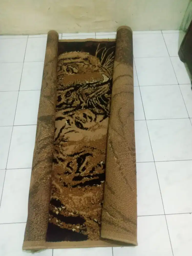 Karpet hambal bagus tebal jarang di pakai