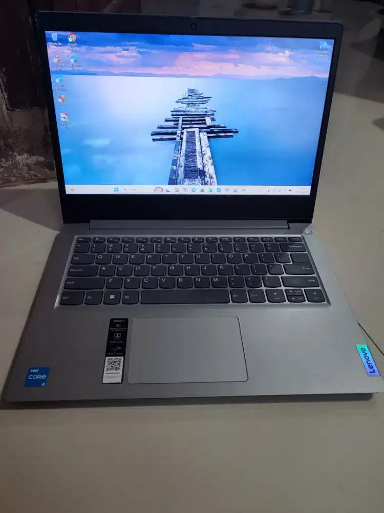 Laptop Lenovo core i3 gen 11