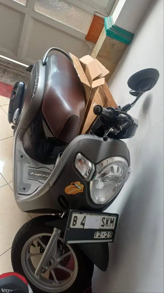 Scoopy 2019 Coklat Hitam