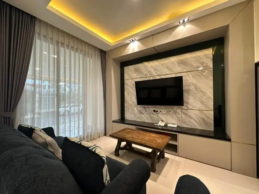 Dijual Rumah Mewah The Green BSD Lingkungan Asri dan Strategis