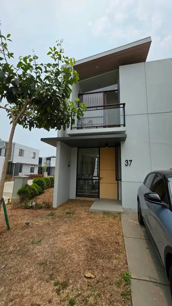 Disewakan Rumah Hook Cendana Essence Karawaci, 3 Kamar, Semi-Furnished