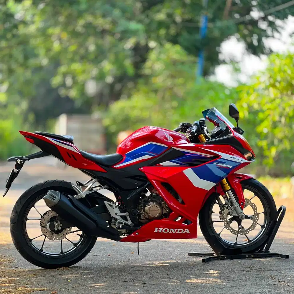 SPORT IDAMAN! HONDA NEW CBR 150R TRICOLOR 2022 MERAH KM LOW PAJAK ON