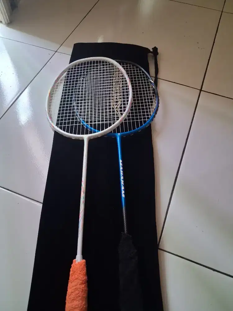 Raket badminton hundred aura lite white,bonus flypower mahakam