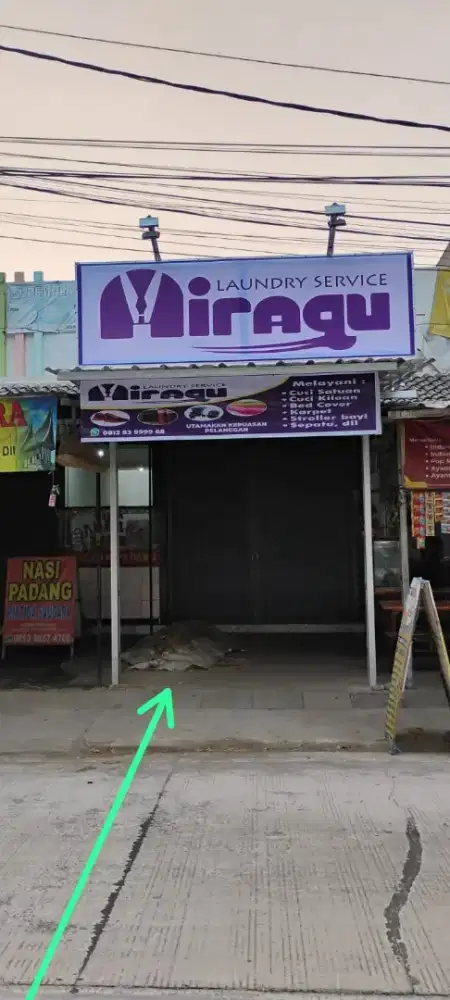 Di sewakan lapak depan toko