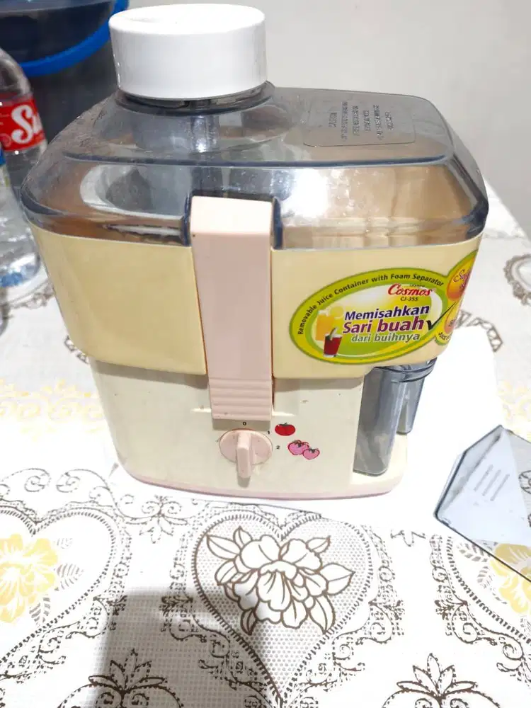 Juicer Merk Cosmos CJ 355