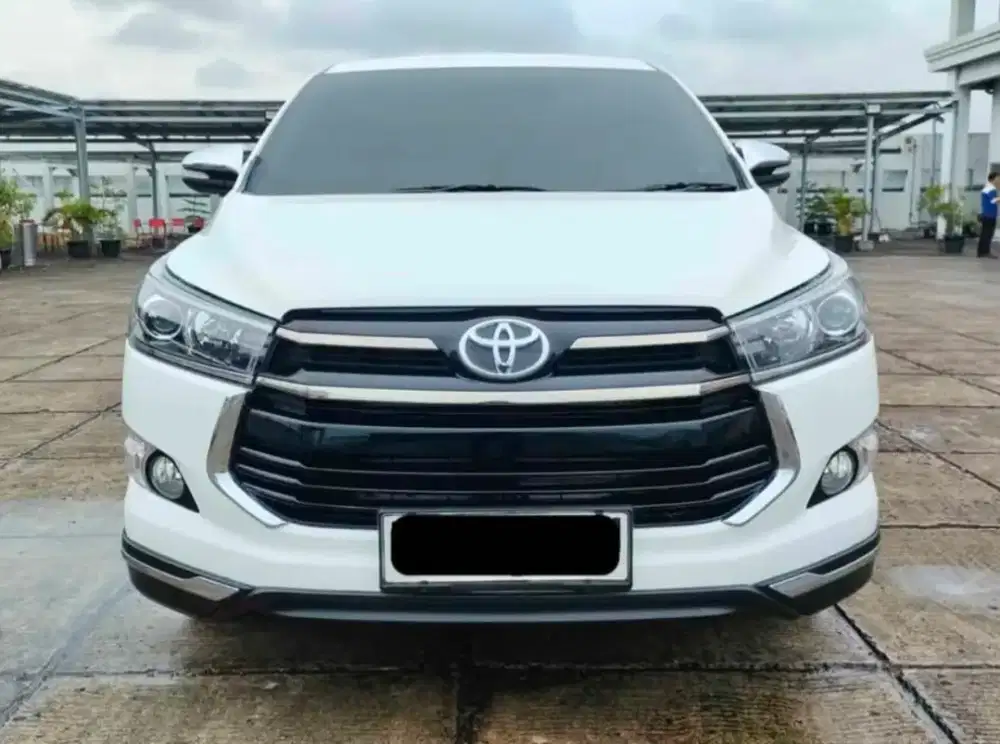 INNOVA VENTURER DIESEL 2017 MATIC