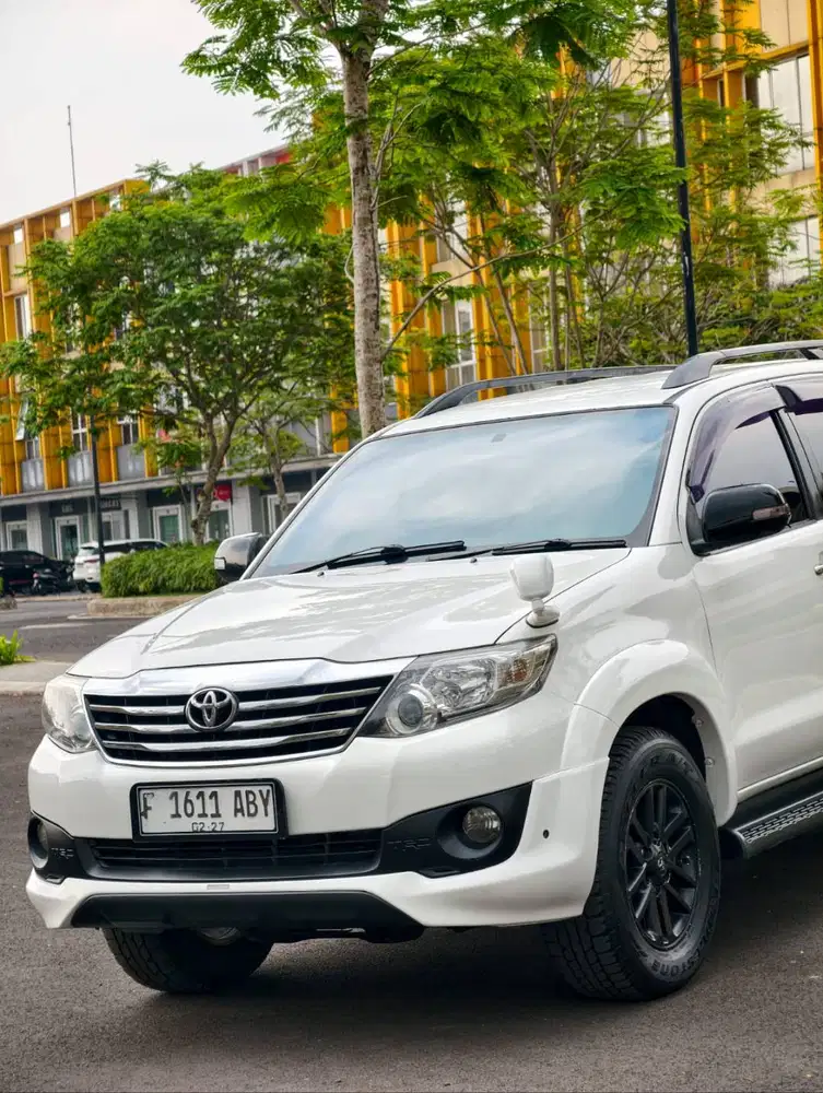 TOYOTA FORTUNER G DIESEL MATIC-AT 2012