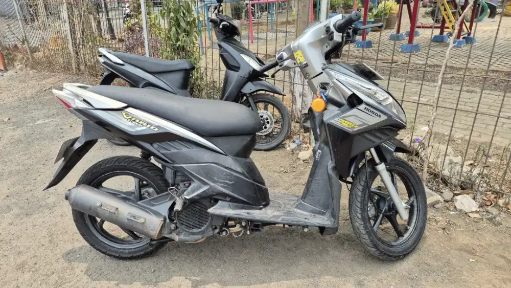 Di jual vario tecno 110cc karbu cbs surat lengakp pajak baru bayar