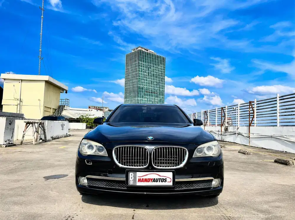 BMW 730li Tahun 2010 Automatic Hitam Metalik