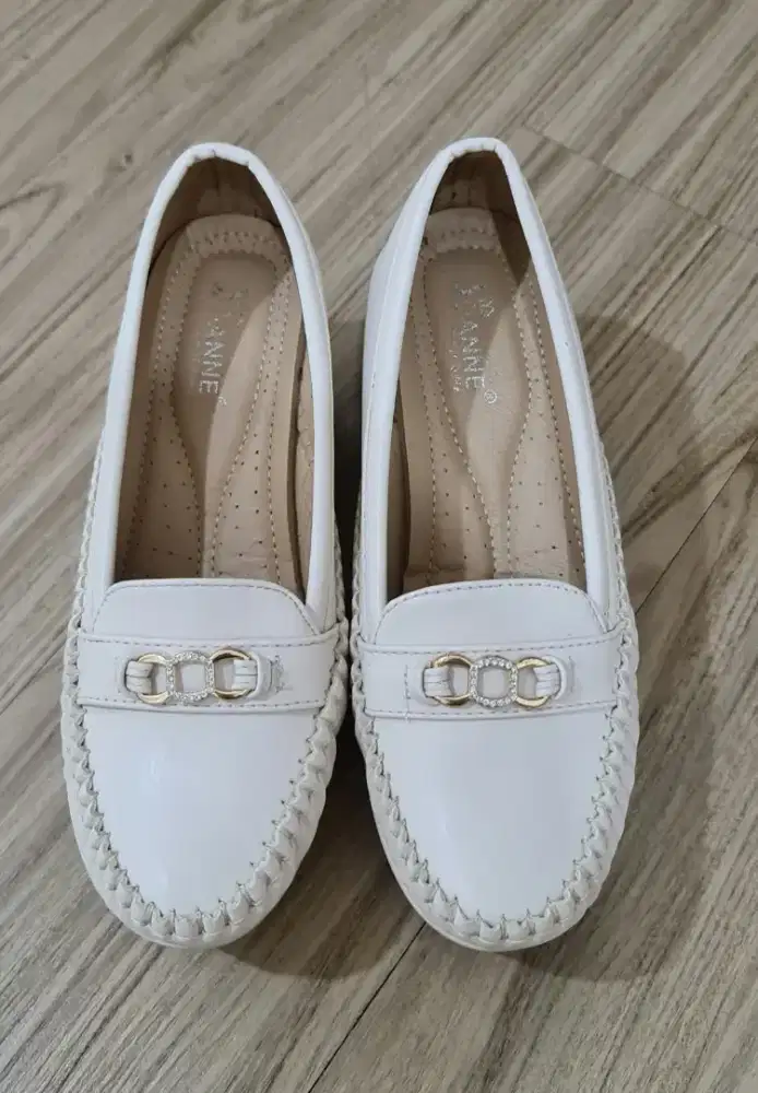 Sepatu high wedges size 37 panjang kaki 21.5cm tinggi hak belakang 6cm