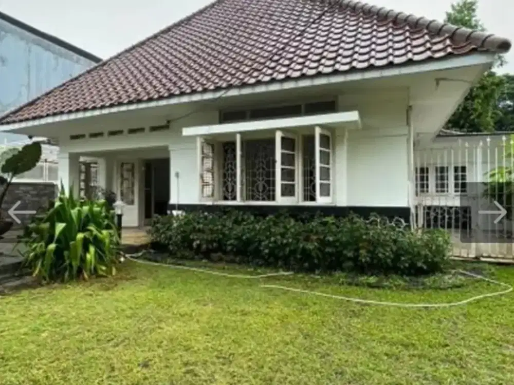 DIJUAL RUMAH KLASIK DI MENTENG JAKPUS LOKASI SANGAT STRATEGIS