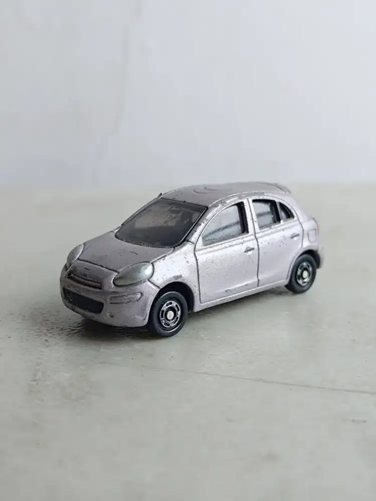 Tomica Nissan March 2010 Silver No.12 Takara Tomy Loose Diecast Mainan