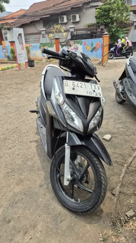 Di jual Honda Vario tecno 110cc karbu CBS surat lengkap hidup