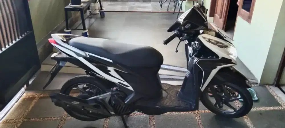 Dijual Honda Vario CBS 2013