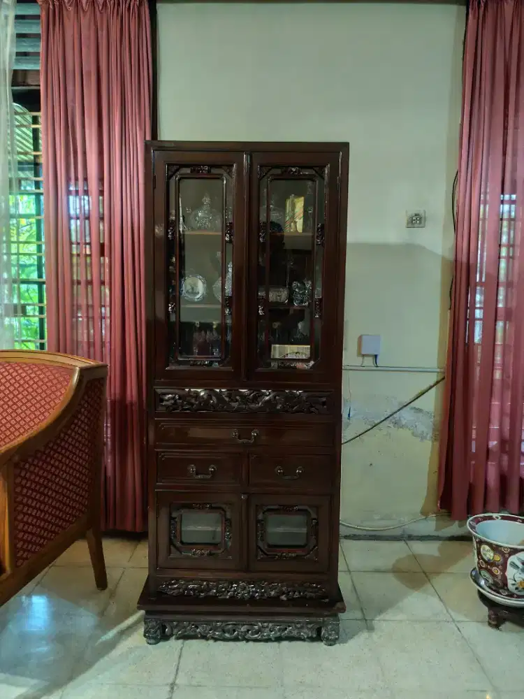Dijual Lemari Hias Jadul Bagus