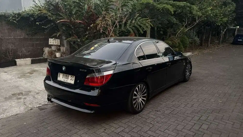 BMW 523i 2005 Bensin