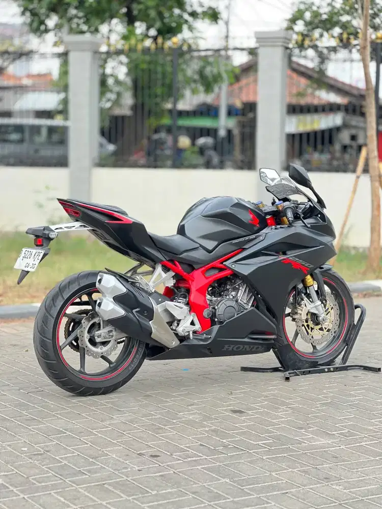 GAS BRUTAL! HONDA CBR 250RR NON ABS HITAM 2019 KM LOW PAJAK PANJANG