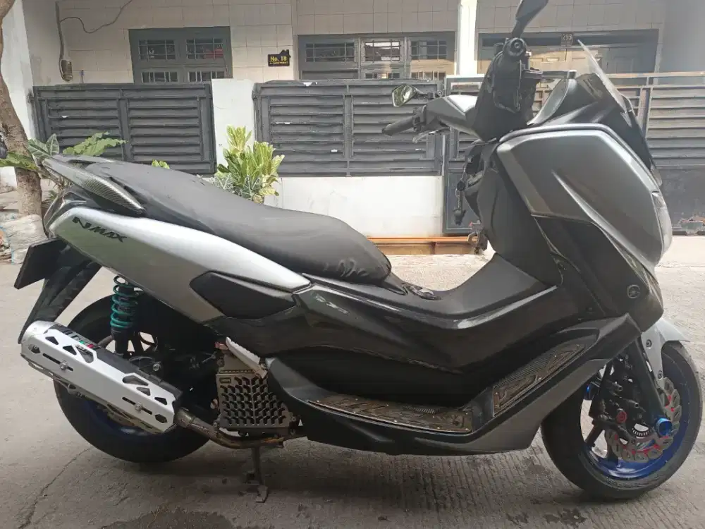 FOR SALE NMAX OLD 2016 CAT BARU